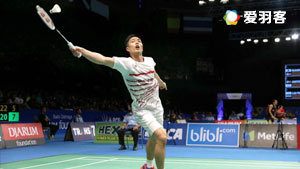 安东内拉偶遇网红街头采访：你是做什么工作的